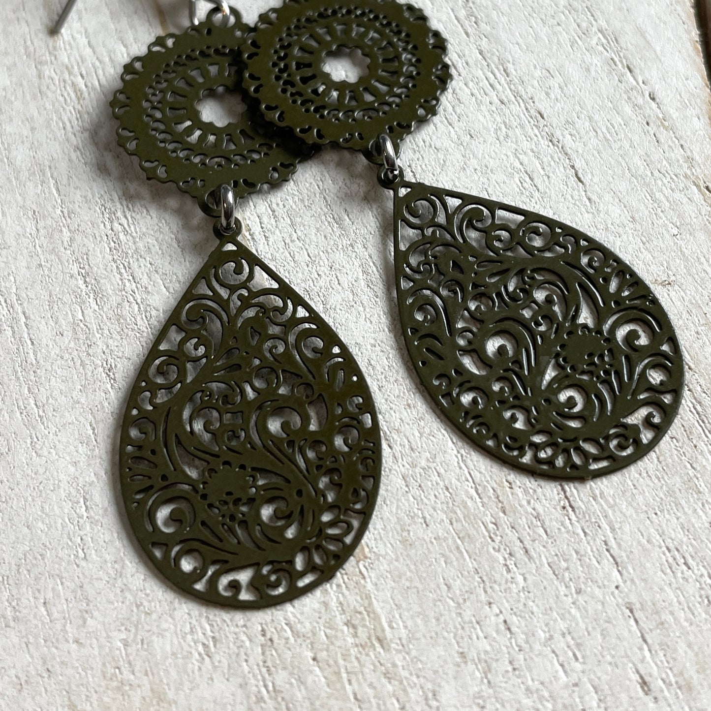 Ohrringe Tropfen Lasercut grün Edelstahl