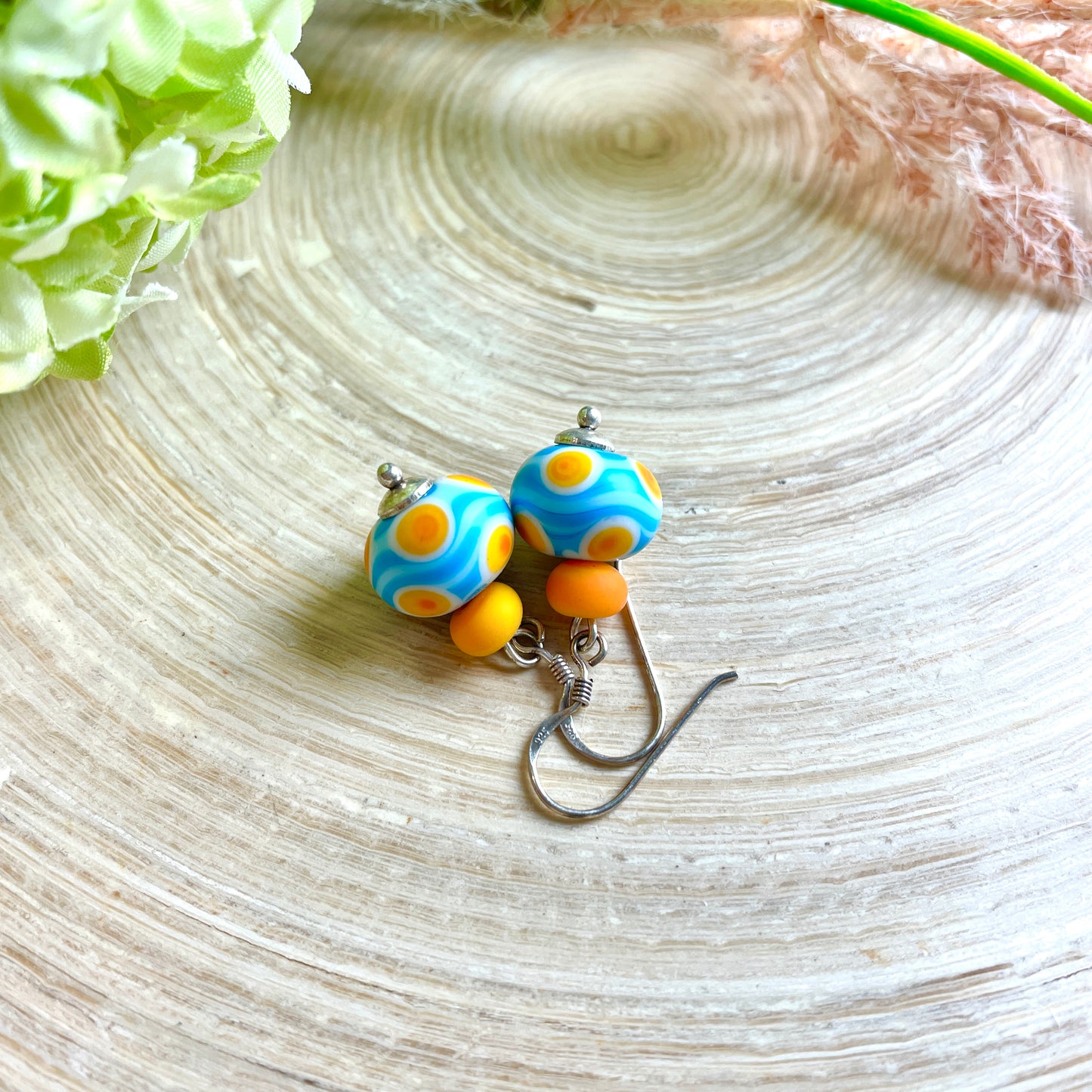 Ohrringe Lampworkperlen, türkis- orange Punkte, 925