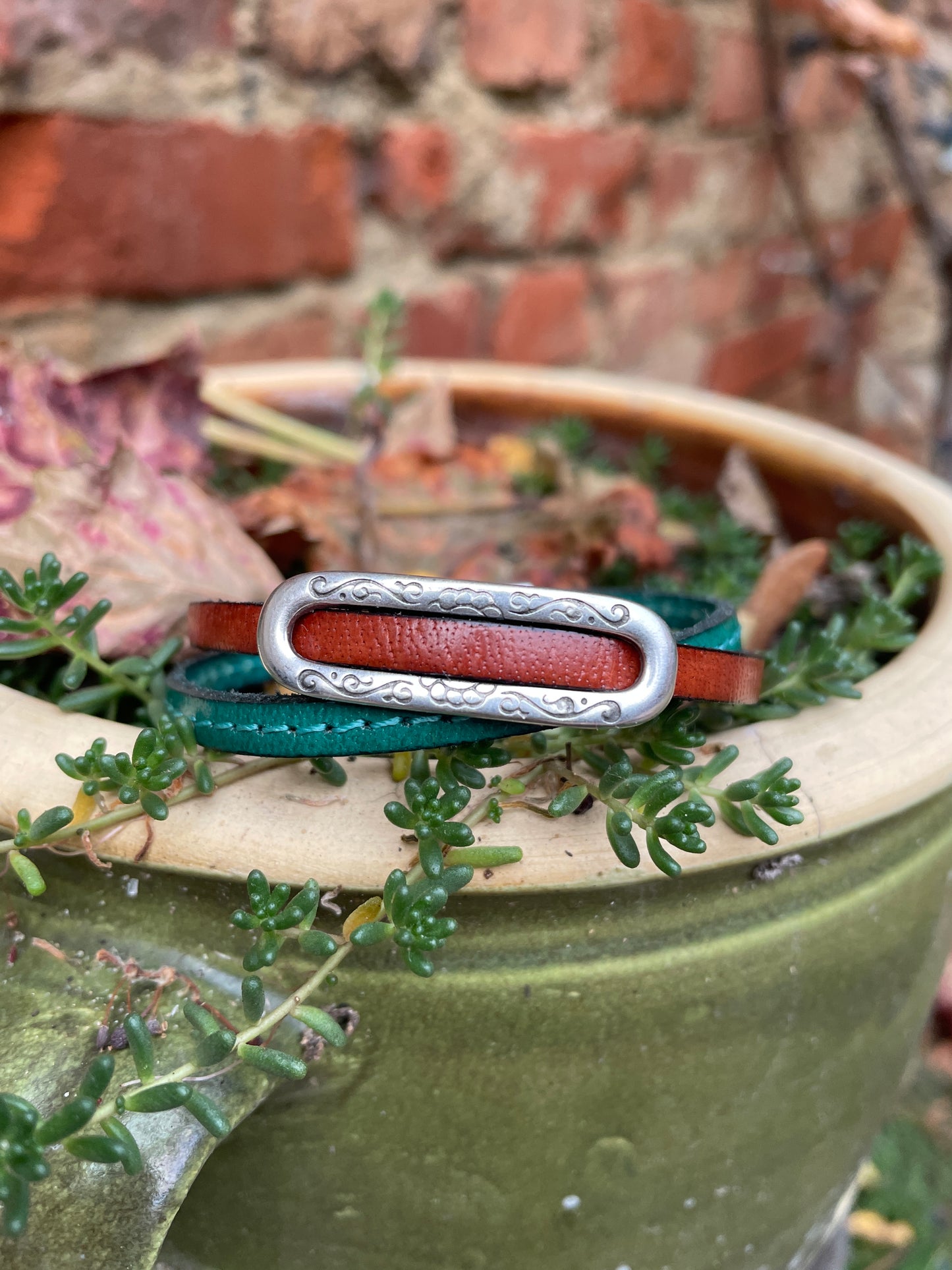 Lederarmband -braun-petrol mit Naht