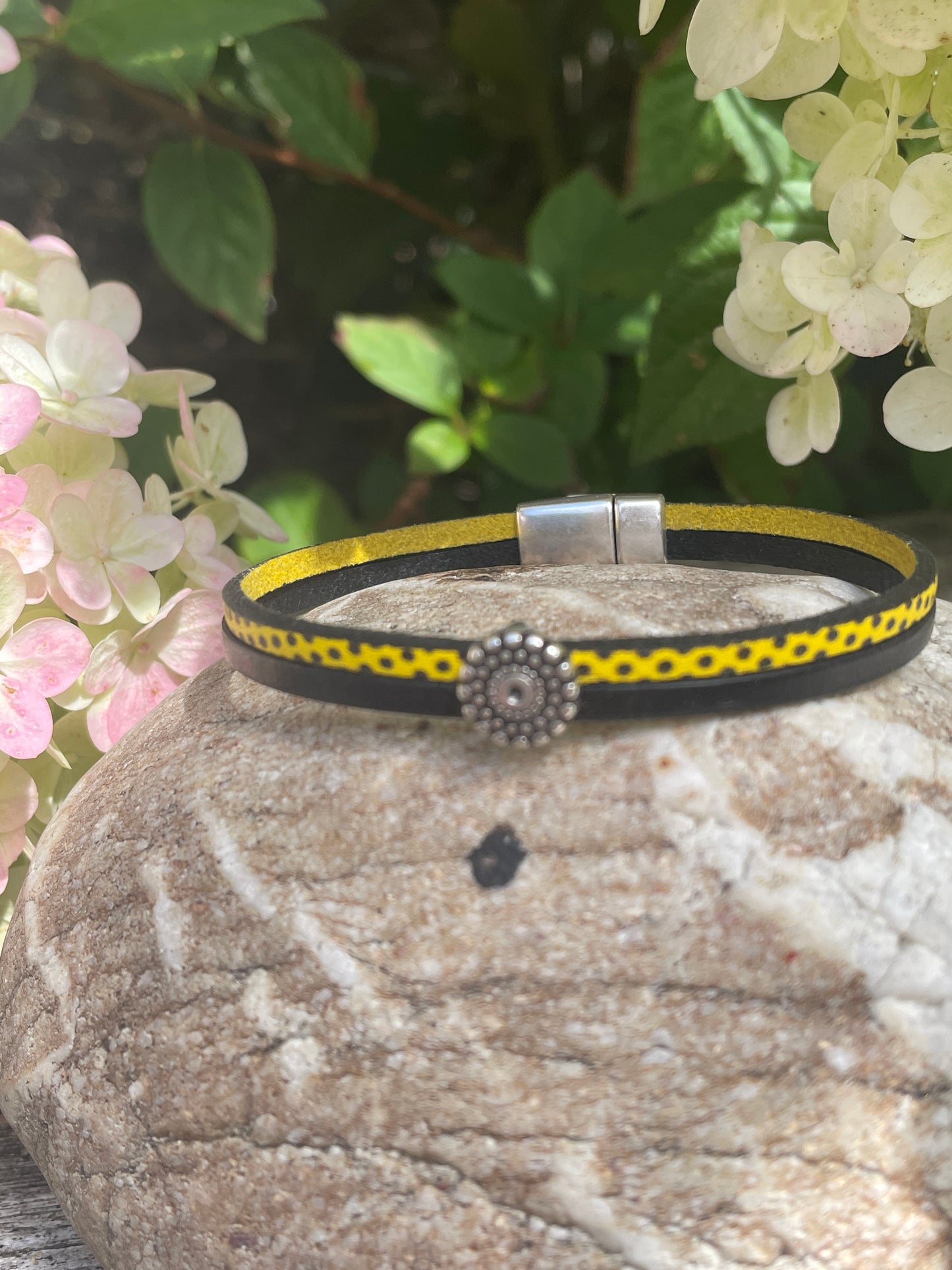 Lederarmband Pünktchen-gelb- schwarz , 3mm