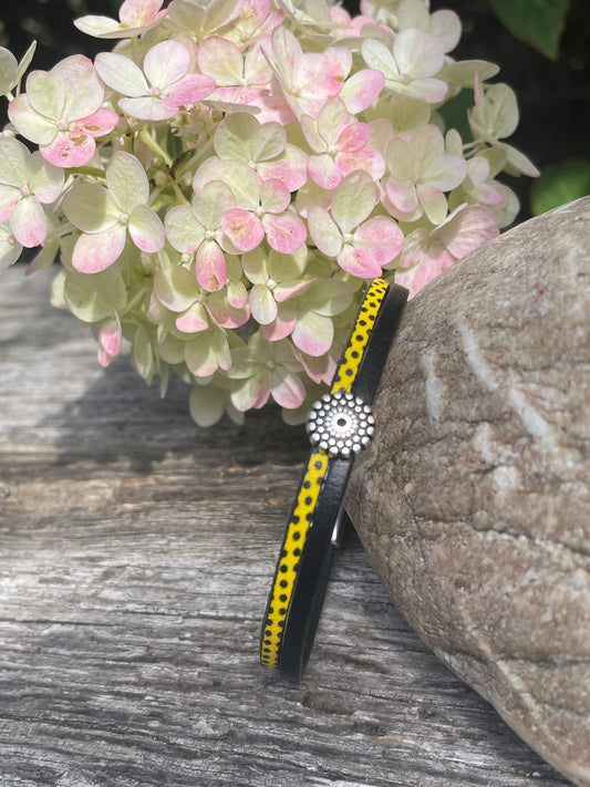 Lederarmband Pünktchen-gelb- schwarz , 3mm